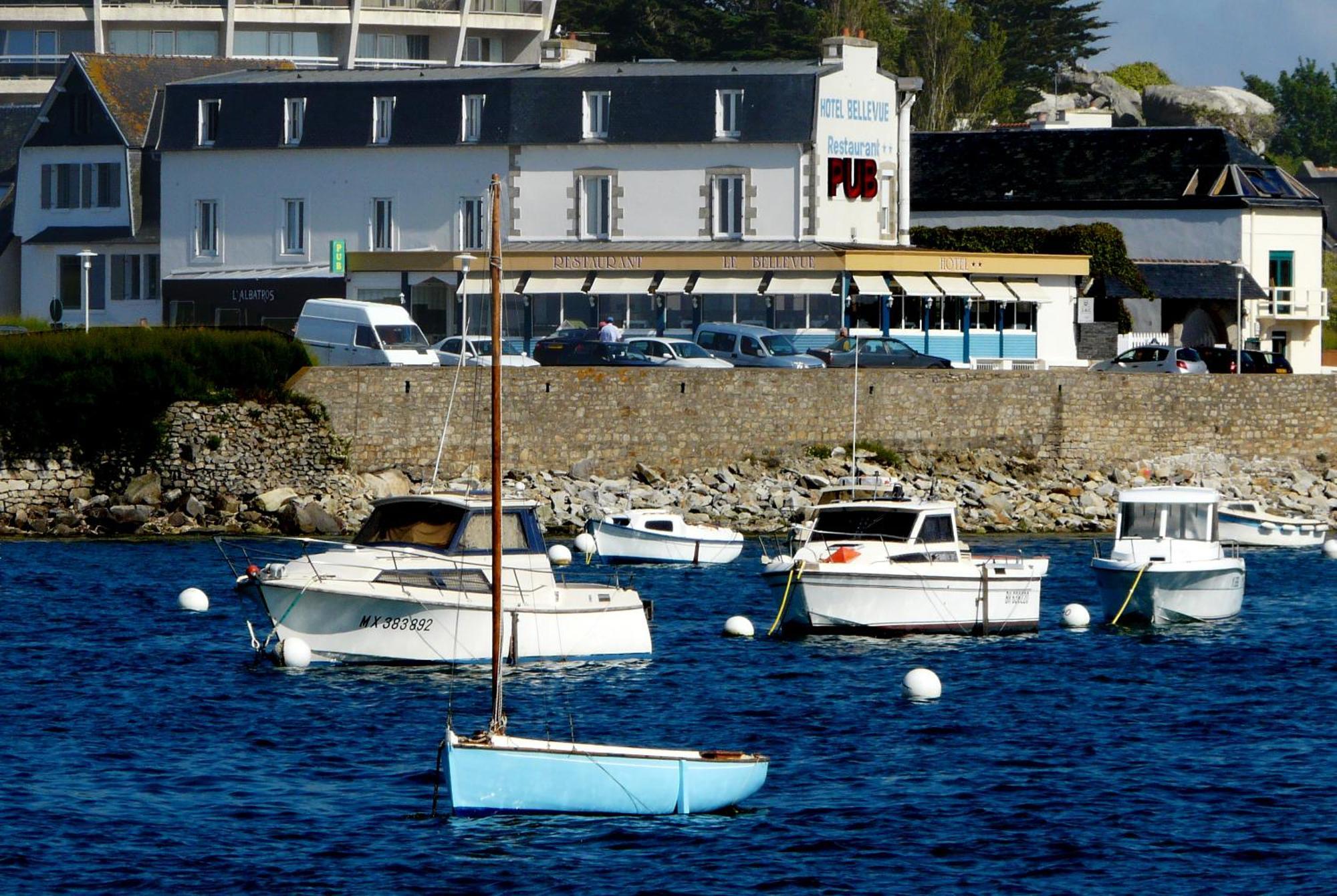 Logis Hotel Bellevue Roscoff Exterior photo